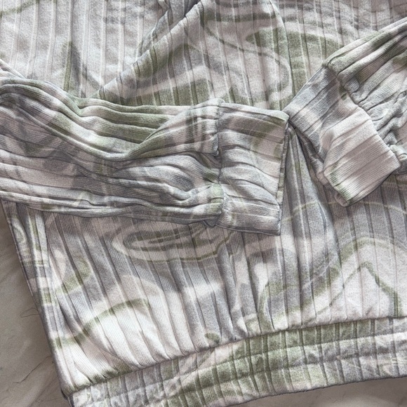 Secret Treasures Light Gray Ribbed Sweatshirt - Picture 4 of 5